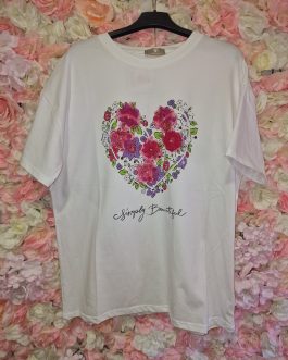 Camiseta corazón de flores
