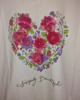 Camiseta corazón de flores