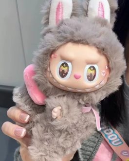 Labubu custom gris con lazo rosa