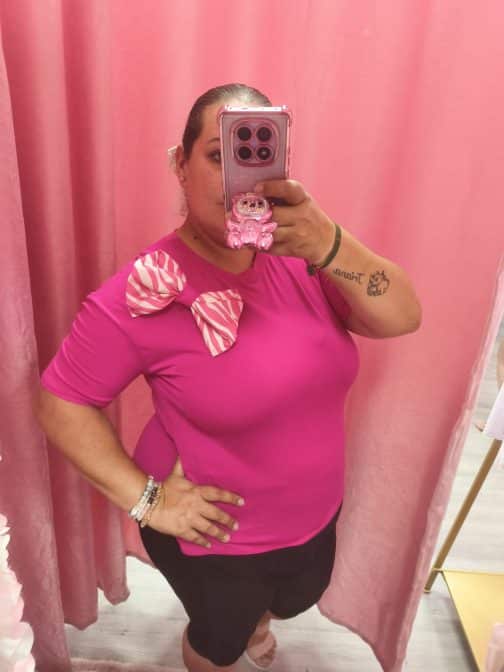 Camiseta rosa con lazo - Image 4