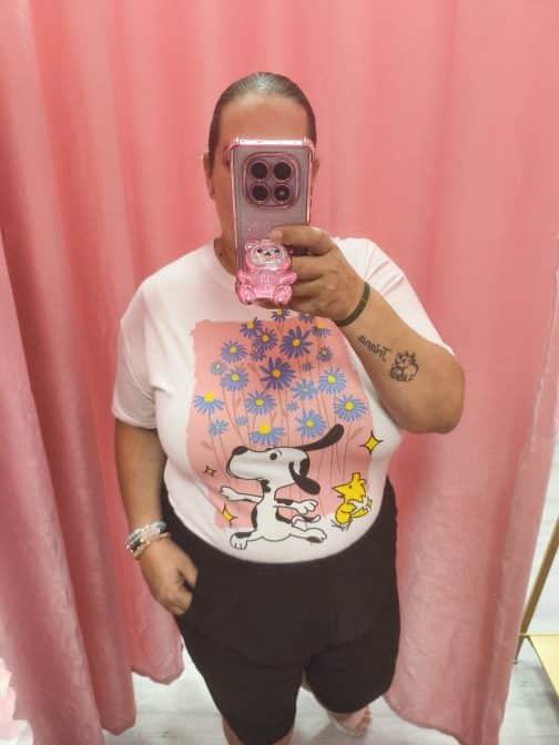 Camiseta Snoopy con flores
