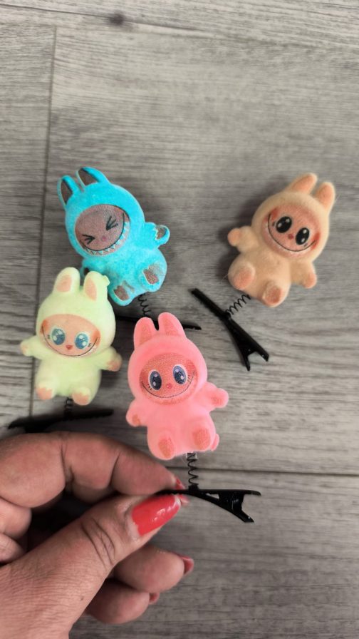 Pinzas para el pelo Labubu - Image 2