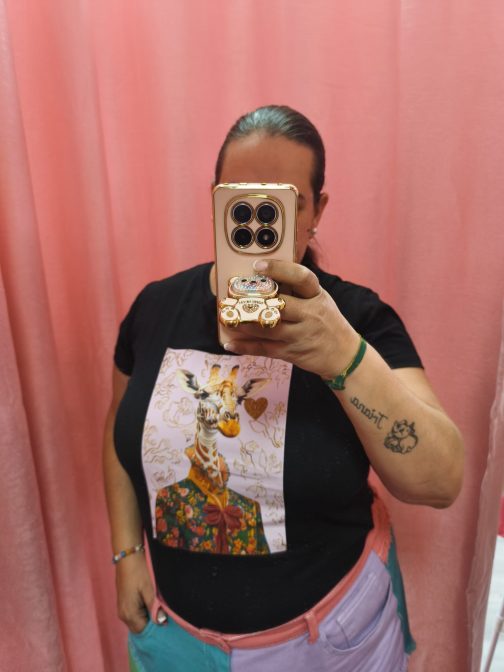 Camiseta Jirafa elegante - Imagen 4