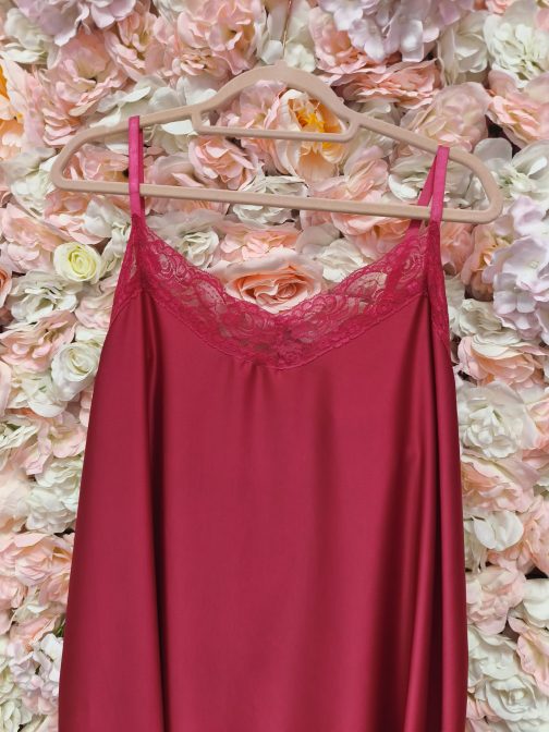 Vestido curvy lencero fucsia - Imagen 4