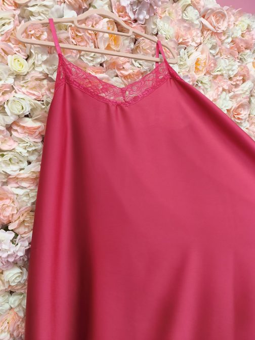 Vestido curvy lencero fucsia - Imagen 3