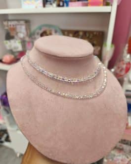 Collares brillantes iridiscentes