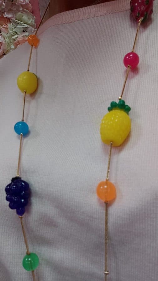 Collar largo frutas de colores - Imagen 2