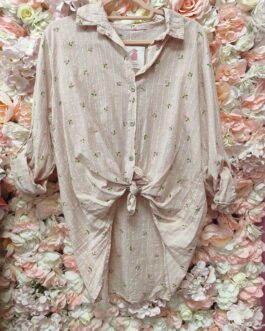 Camisa rayada con florecitas