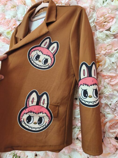 Chaqueta Labubu marrón - Imagen 4