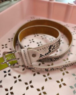 Cinturón tachuelas plateadas