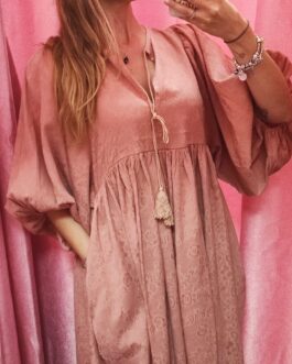 Vestido abombado rosa empolvado