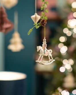 Soldado sobre caballito