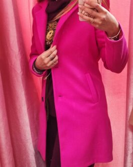 Abrigo corto abotonado fucsia