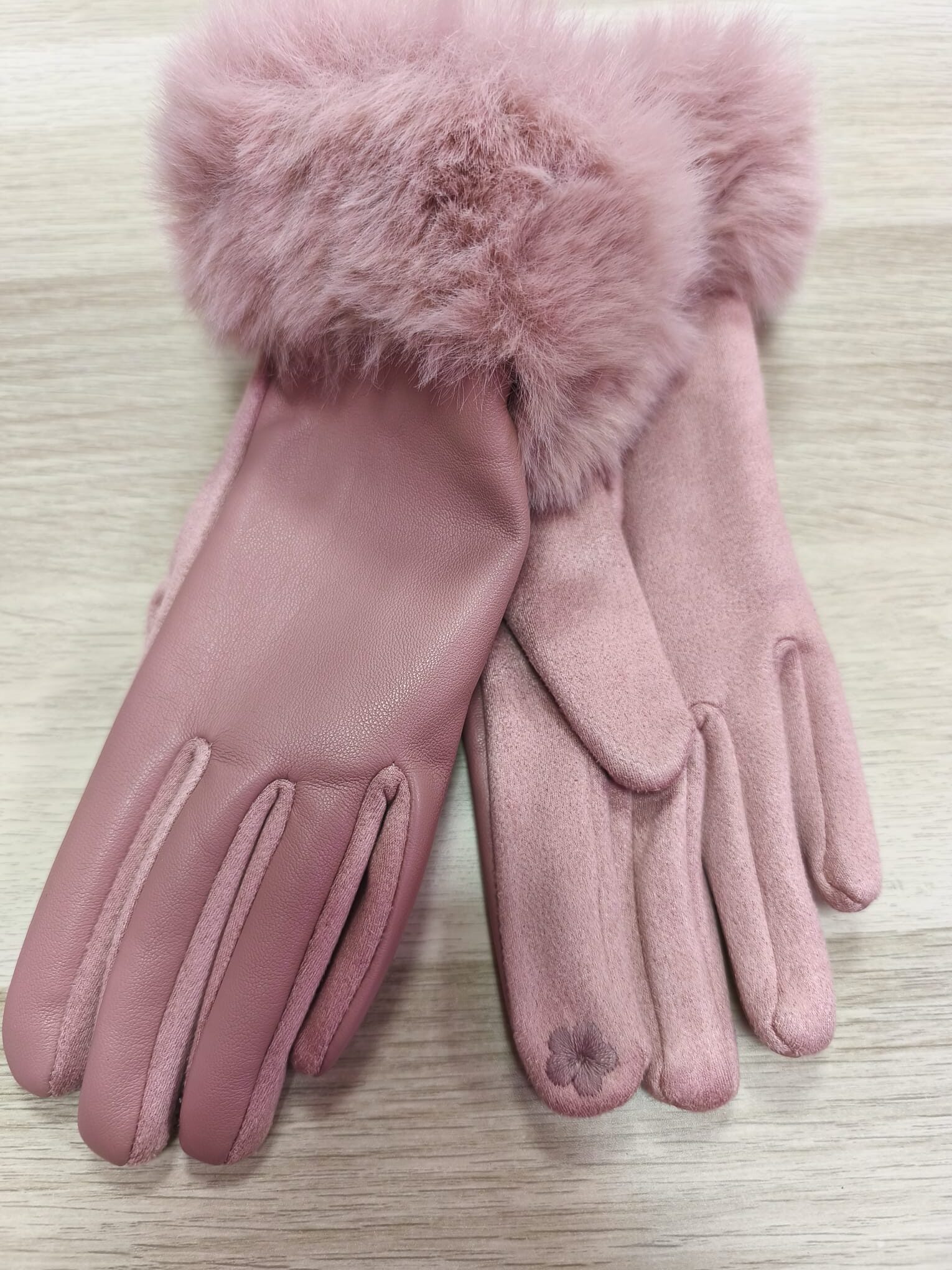 Guantes polipiel pelito rosa - Imagen 3