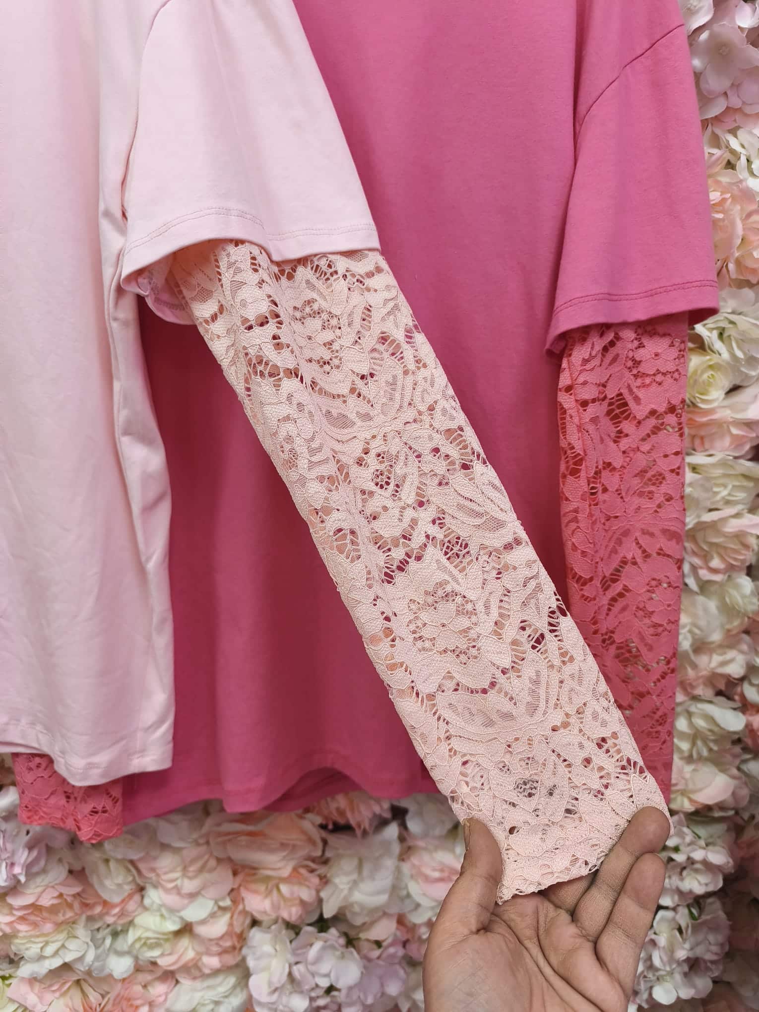 Camiseta rosa mangas de encaje - Imagen 4