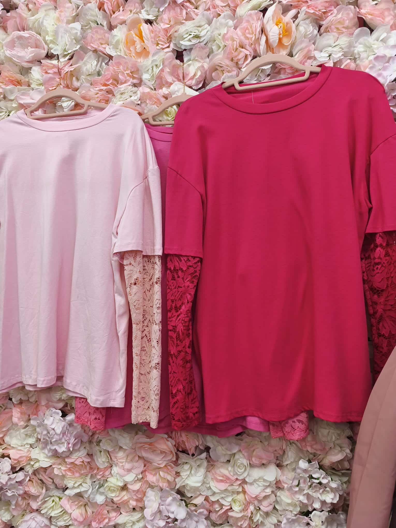 Camiseta rosa mangas de encaje - Imagen 3