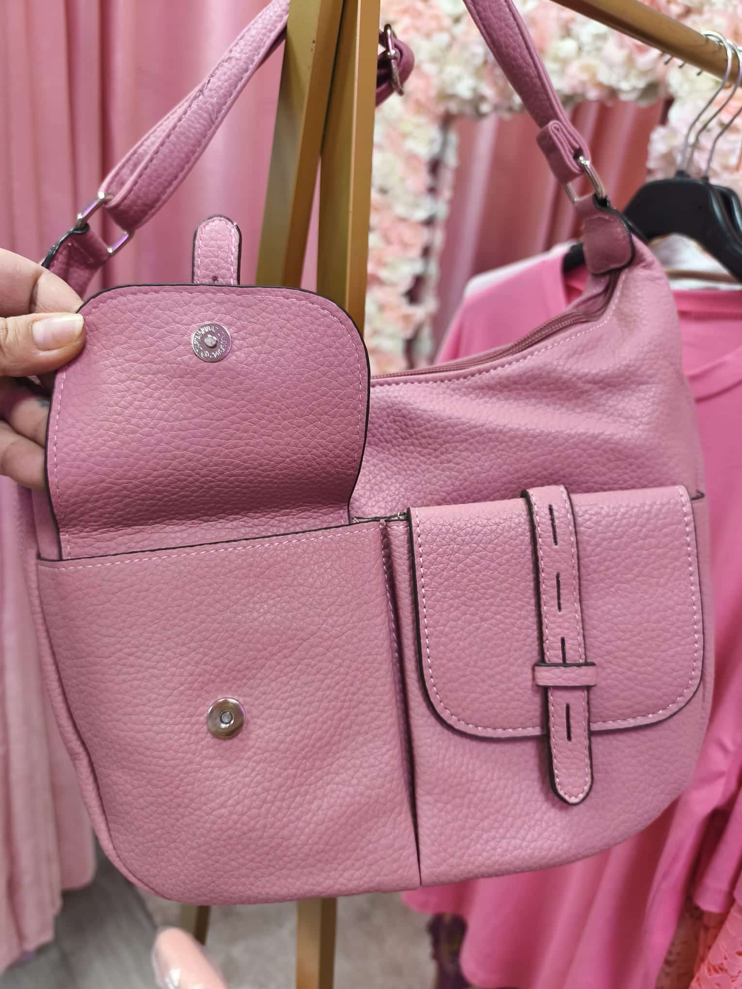 Bolso rosa polipiel bolsillos frontales - Imagen 4