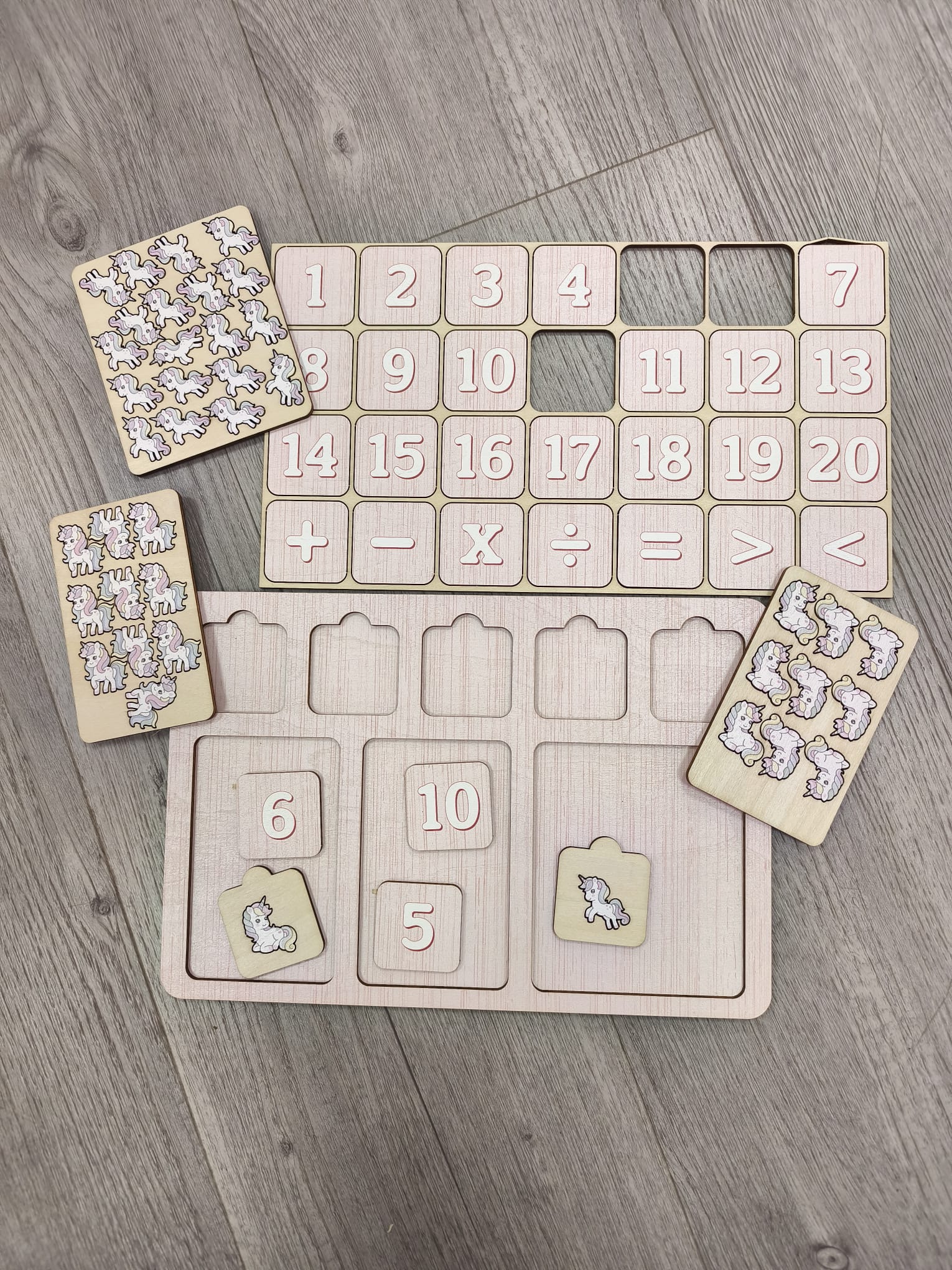 Tabla educativa unicornios madera