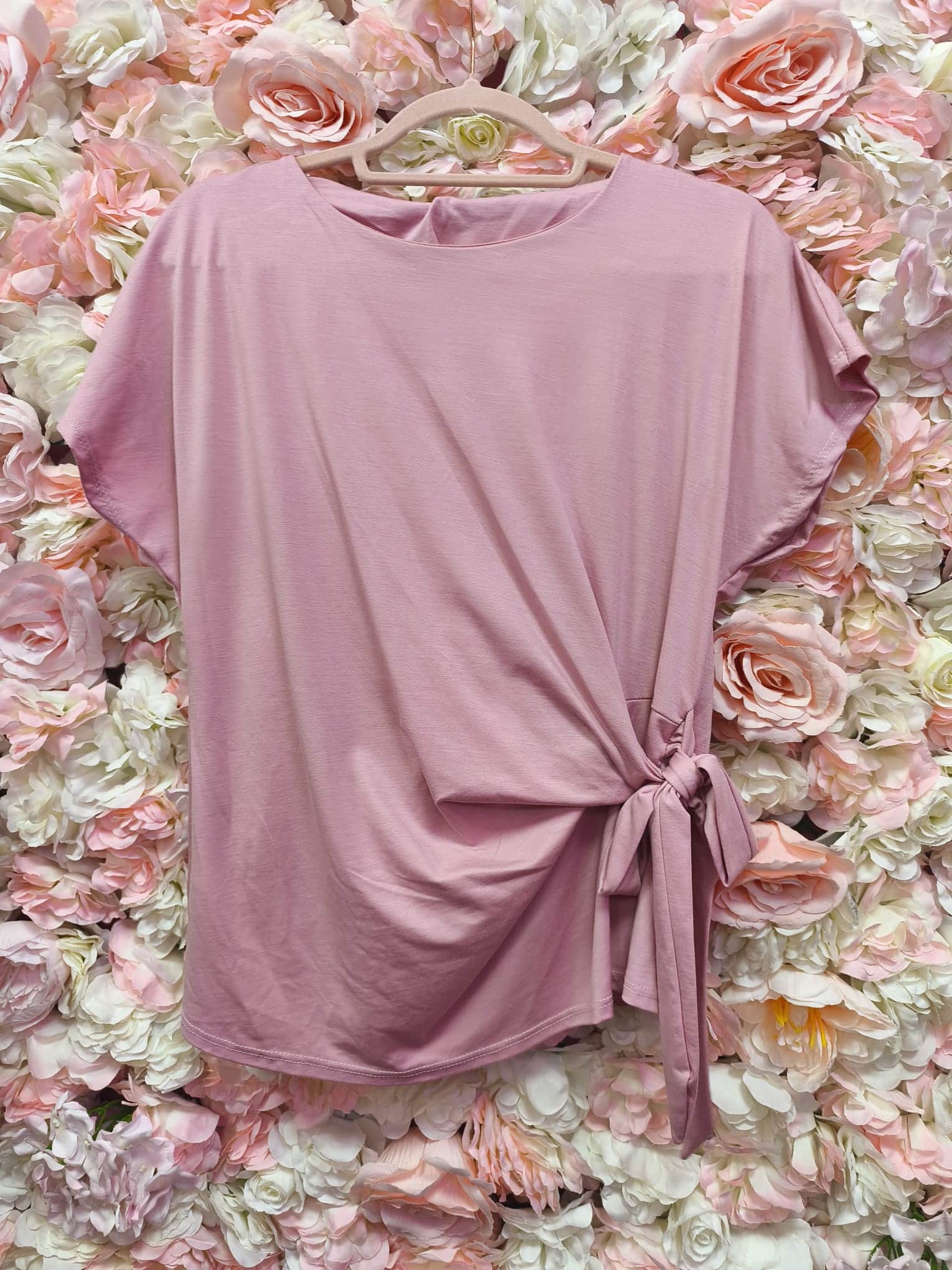 Camiseta rosa con lazo lateral - Imagen 3