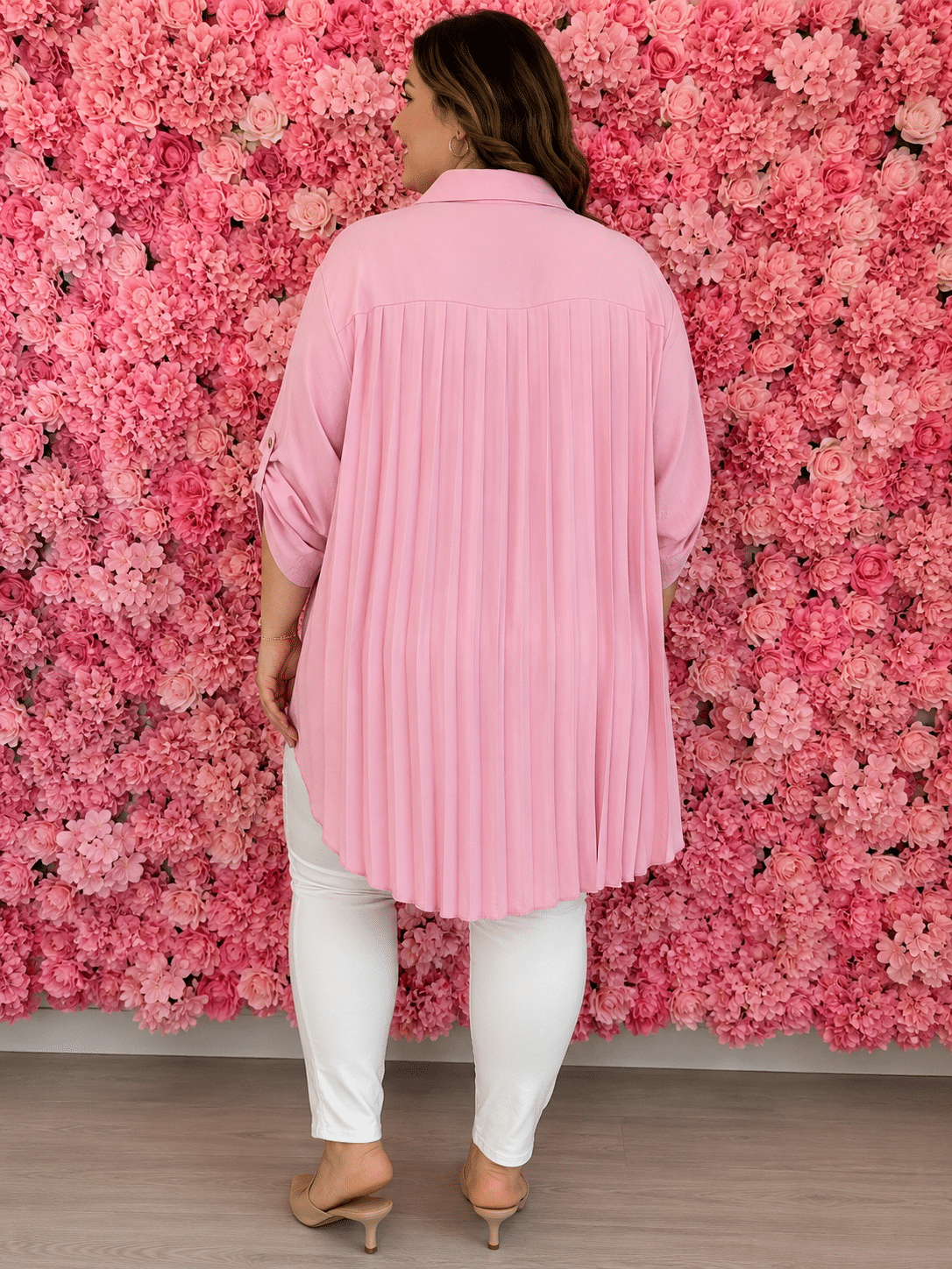 Camisa curvy espalda plisada rosa - Imagen 2
