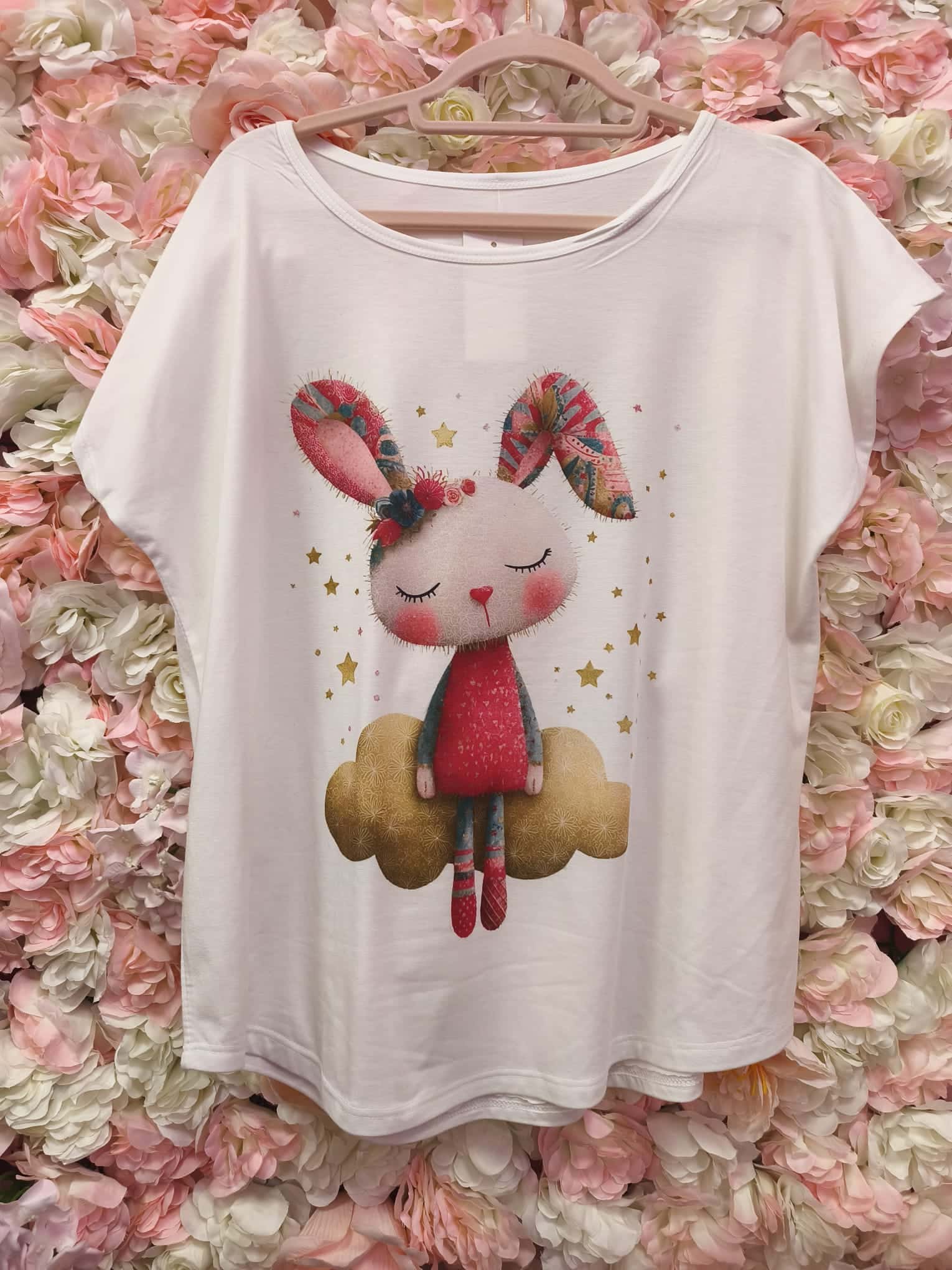 Camiseta conejita en nube - Imagen 3