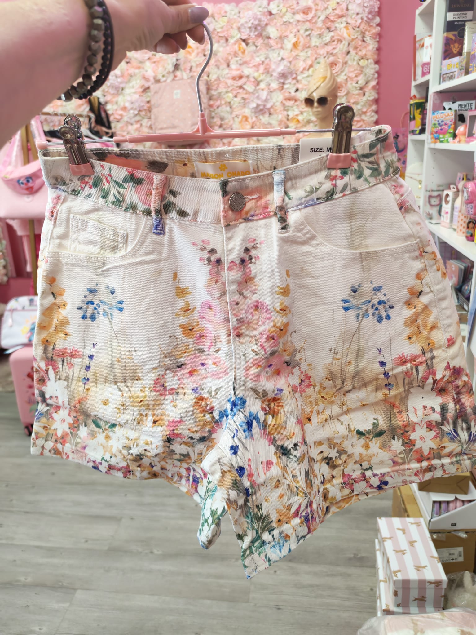 Short blanco con flores - Imagen 5