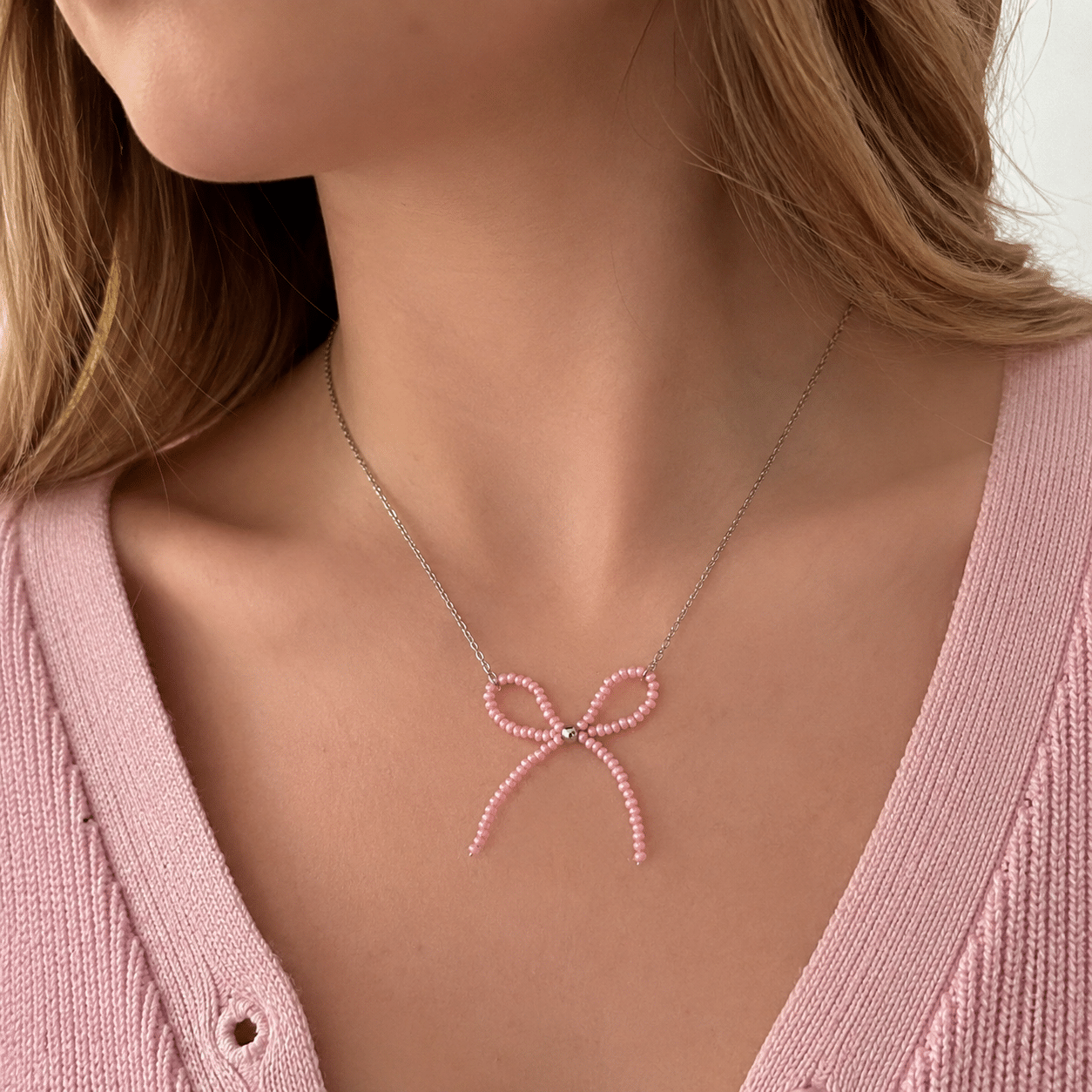 Collar lazo cuentas rosas