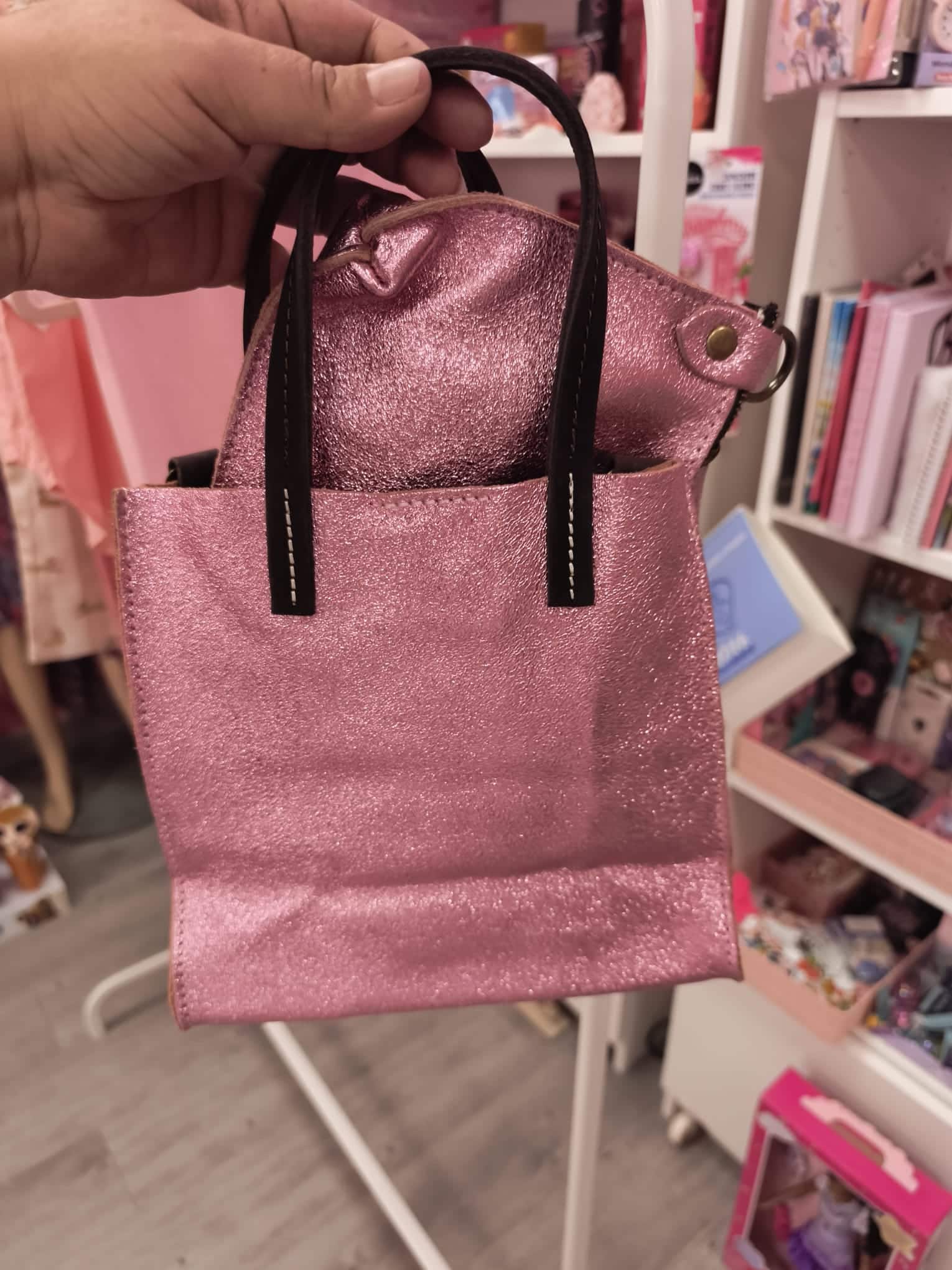 Bolso con neceser poli piel brillo rosa - Imagen 2