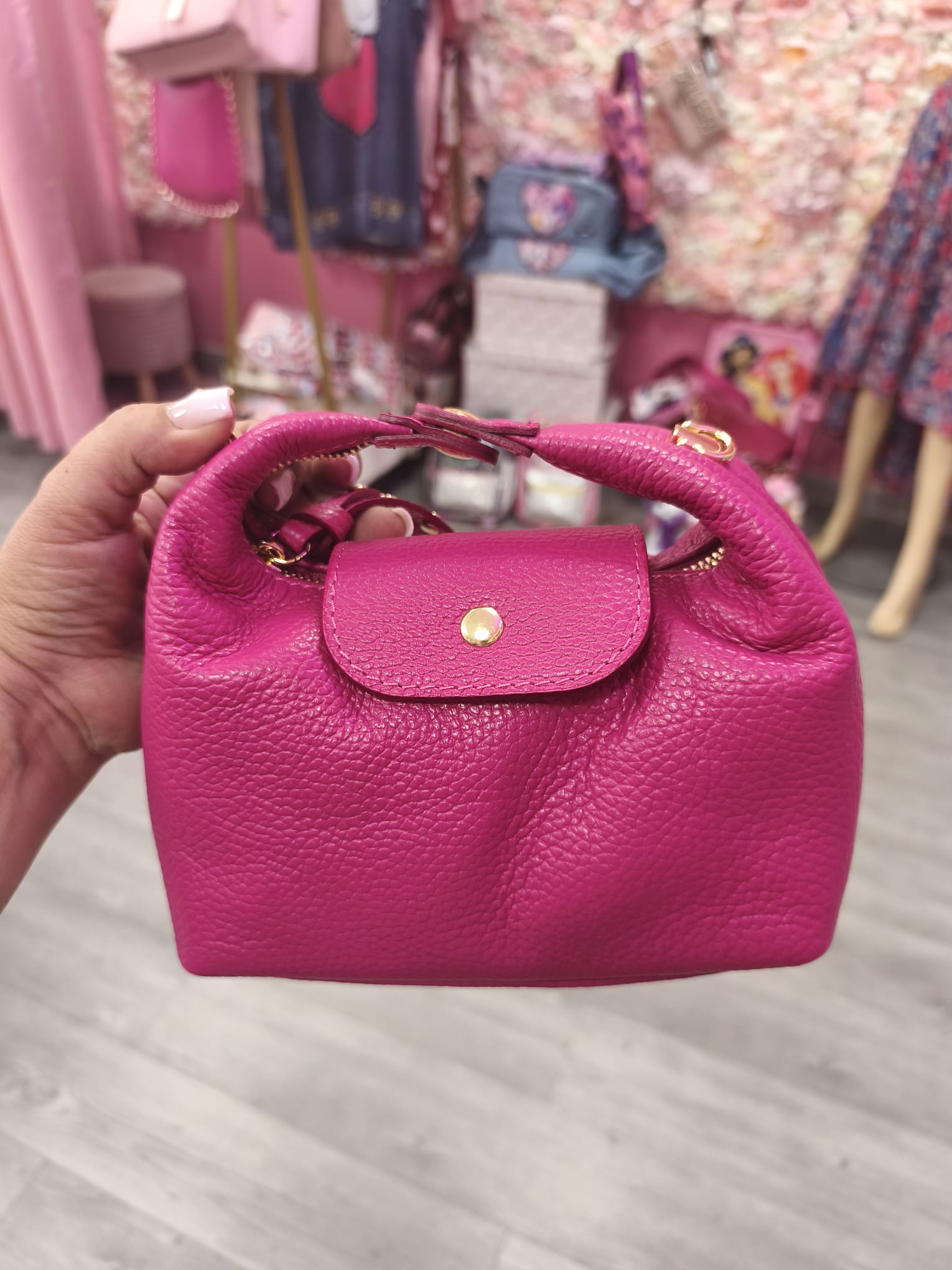Bolso pequeño piel fucsia - Imagen 2