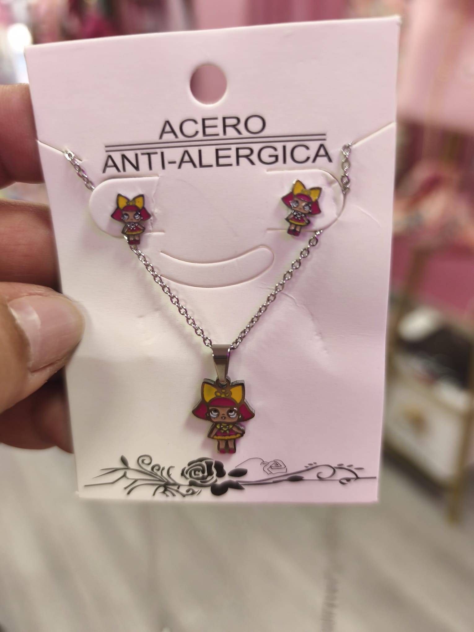 Conjunto collar y pendientes muñeca amarilla - Imagen 2