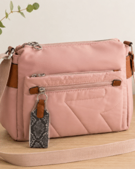 Bolso con llavero animal print
