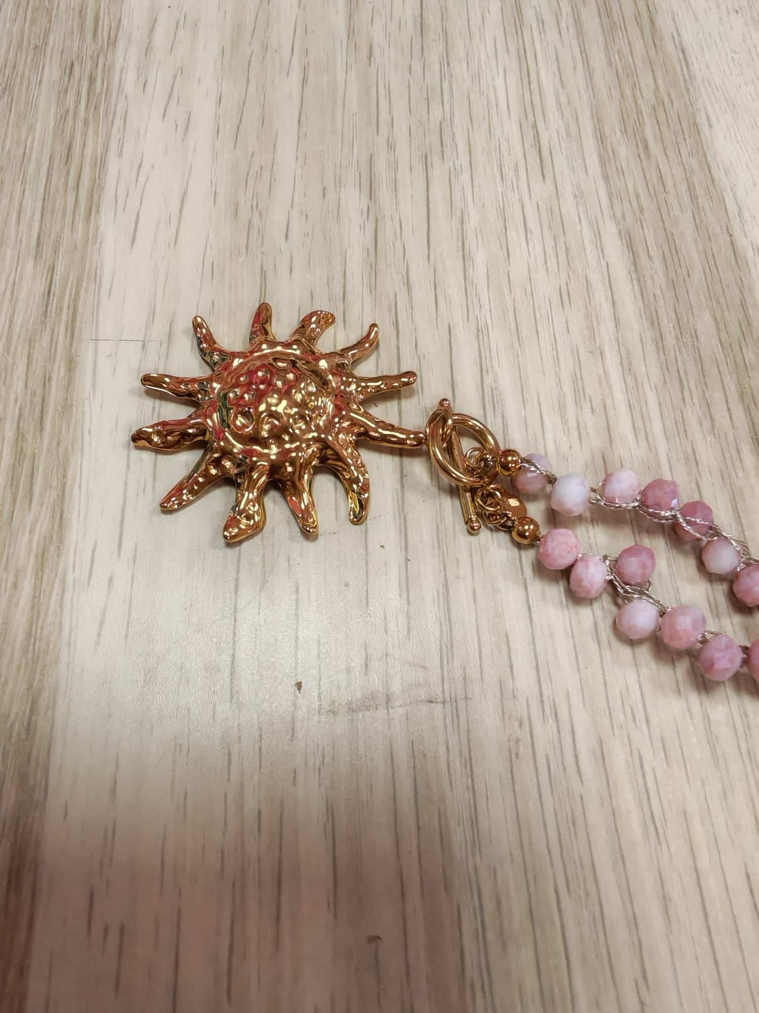 Collar sol perlas rosadas - Imagen 2