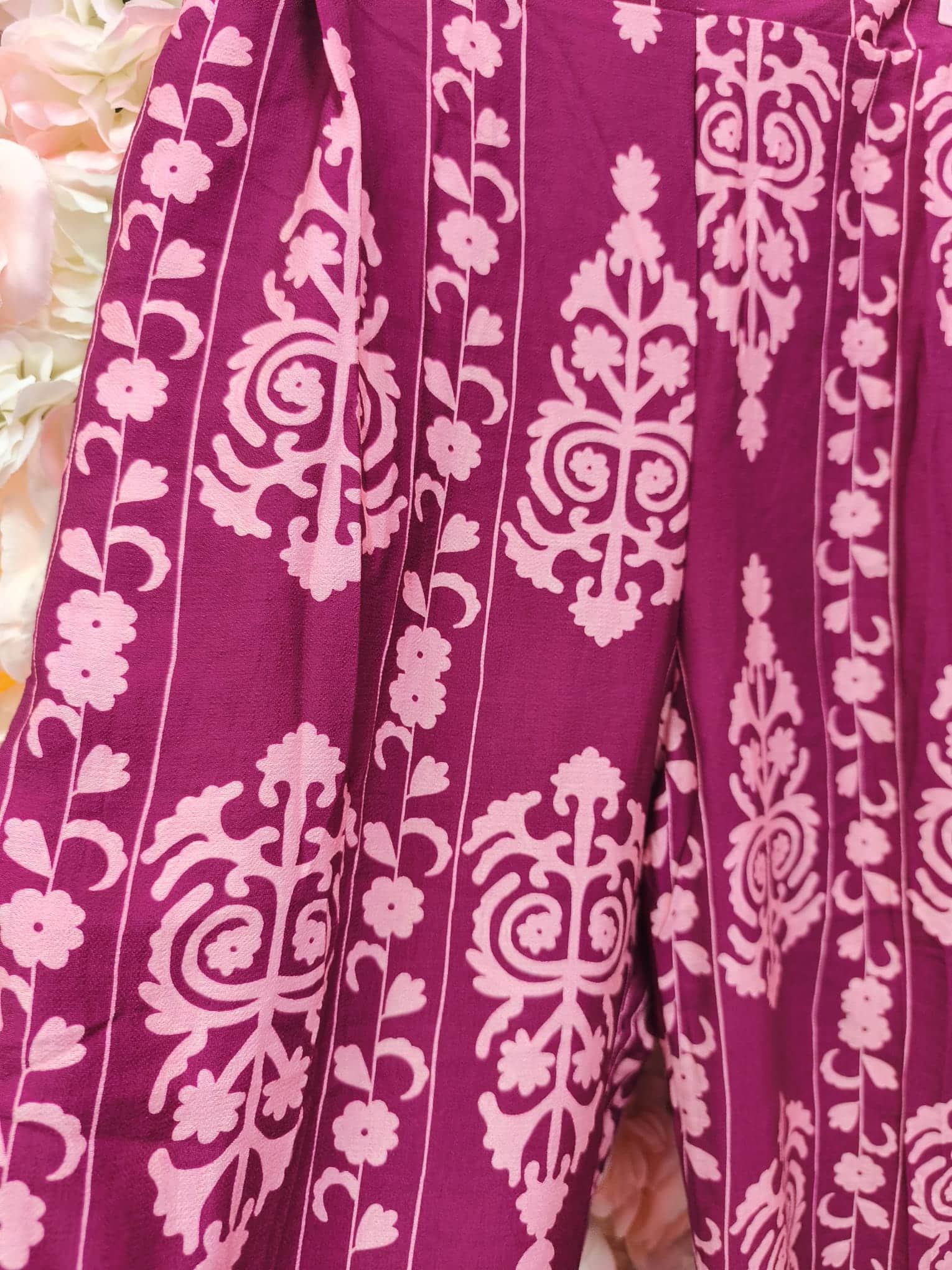 Conjunto estampado vino y rosa - Imagen 2