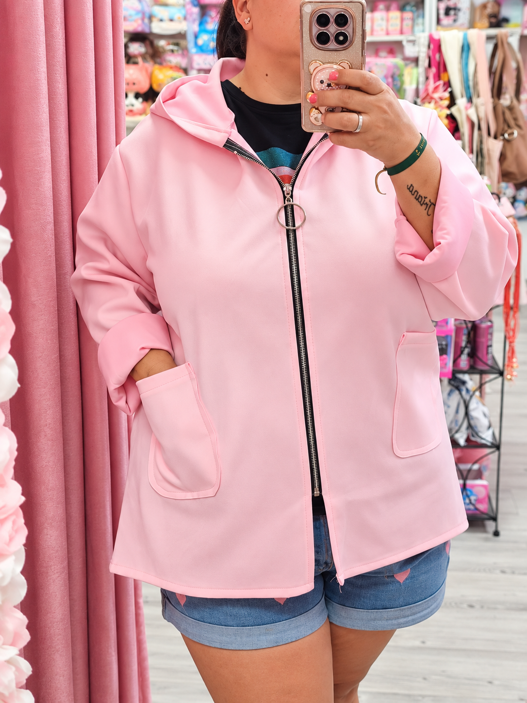 Chaqueta curvy antelina rosa con capucha