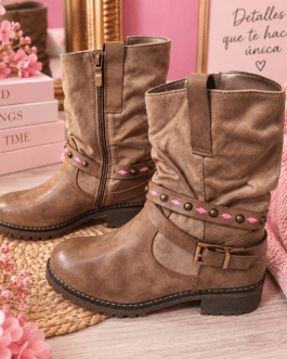 Botines marrones detalles rosas
