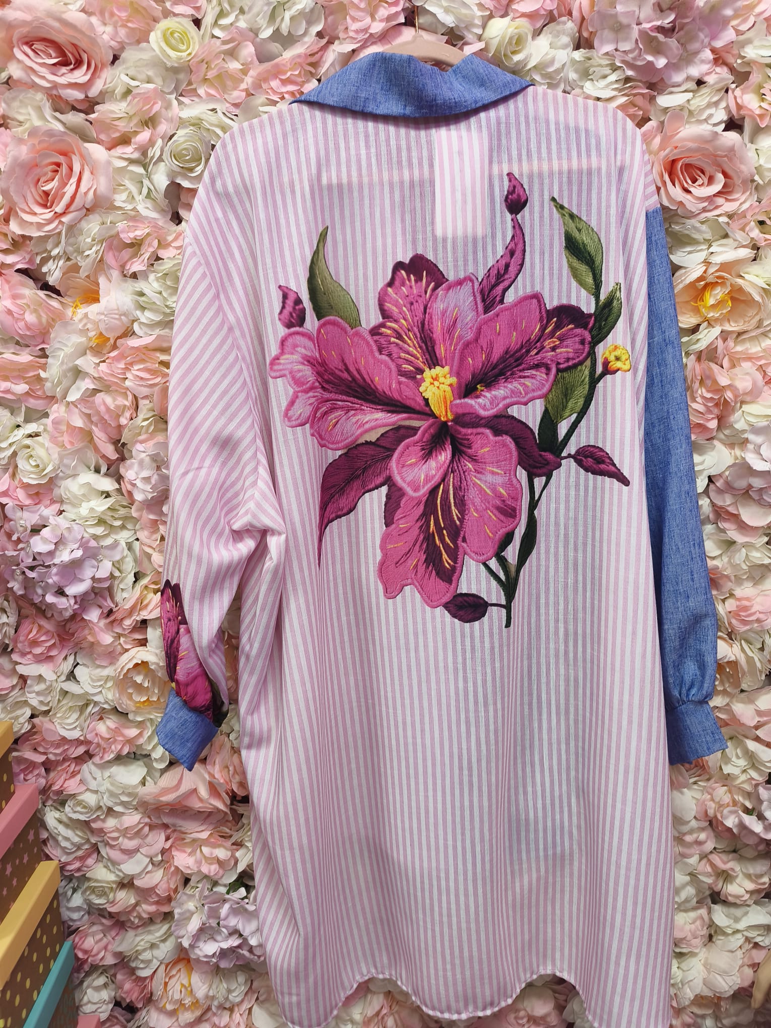 Camisa curvy flor doble efecto - Imagen 5