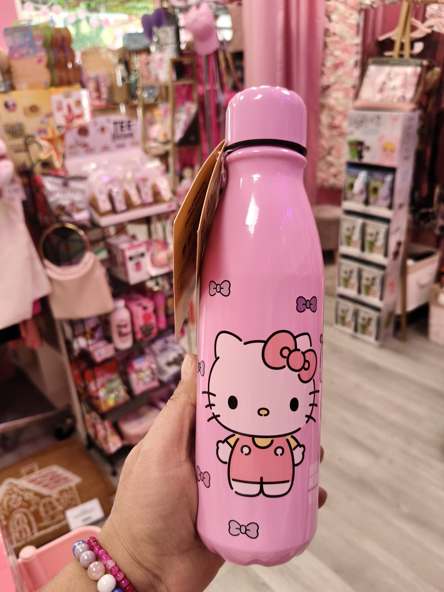 Botella Hello Kitty y Kuromi rosa